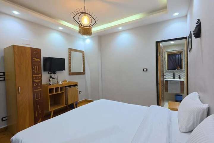 Room 5 of 31