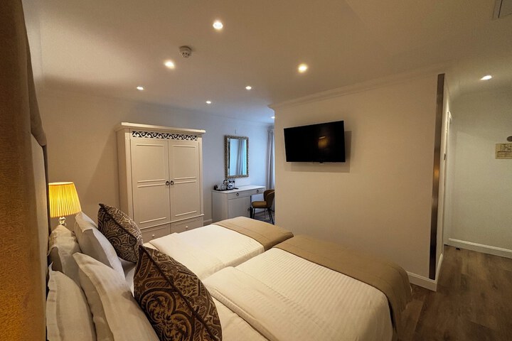 Room 11 of 58