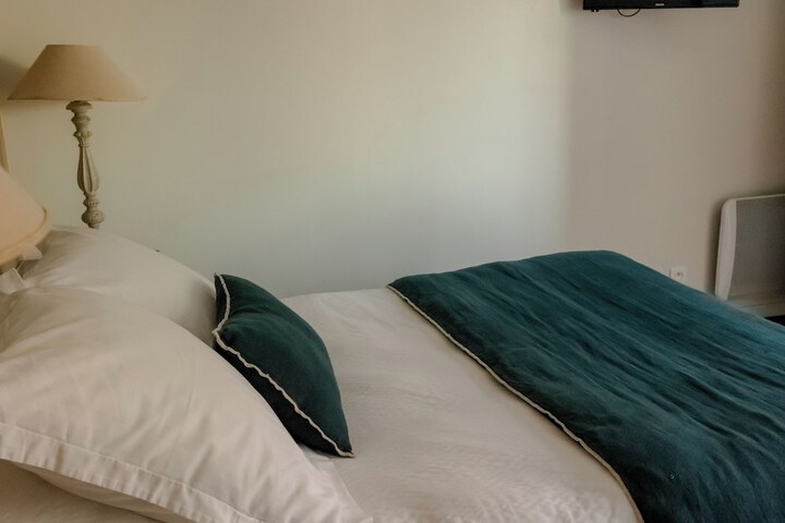Room 7 of 49