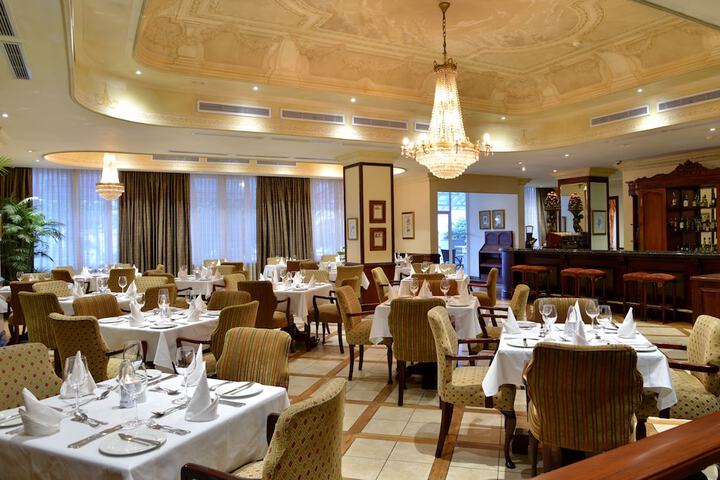 Dining 65 of 93