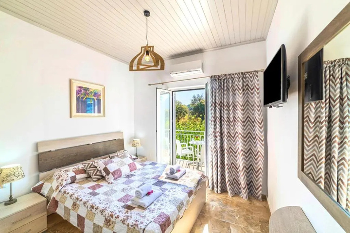 Room 2 of 18