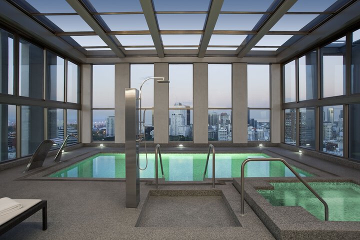 Hotel Pool