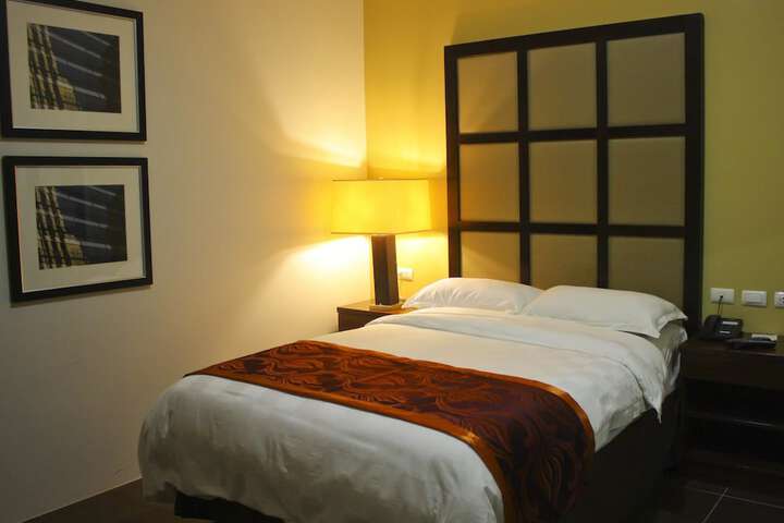Room 20 of 76