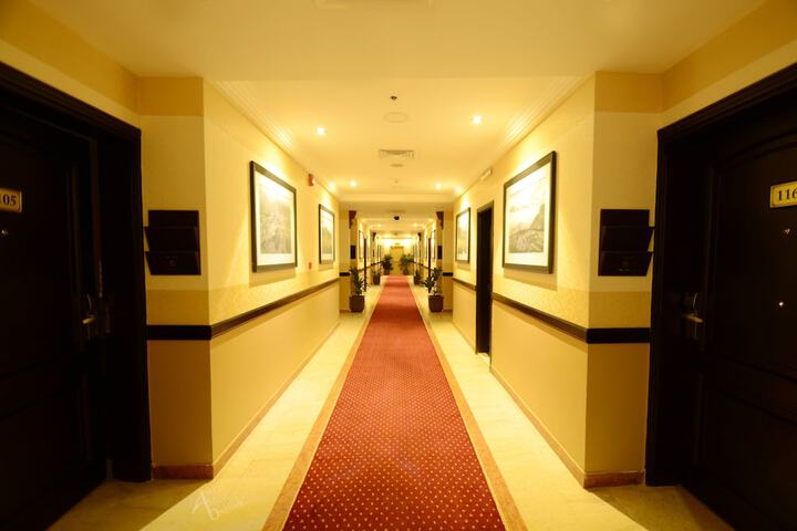 Ballroom/Hall 19 of 24