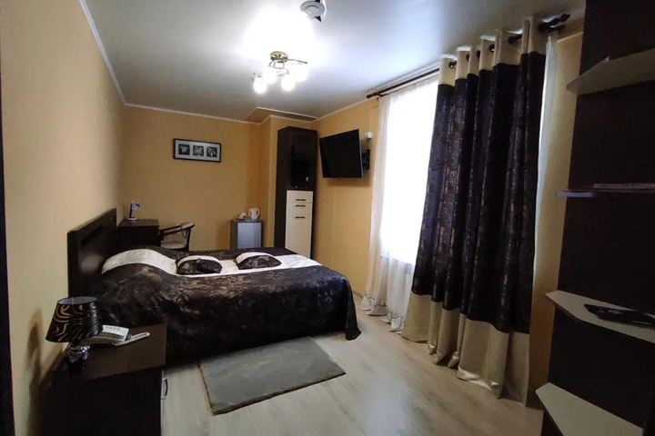 Room 13 of 25