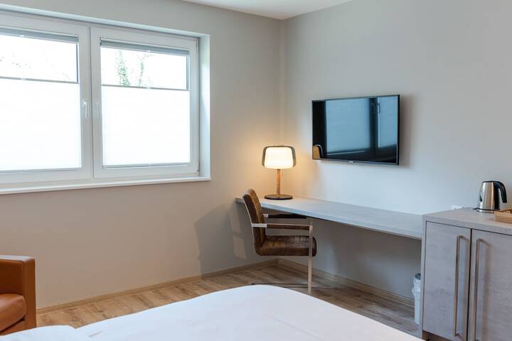 Room 35 of 82