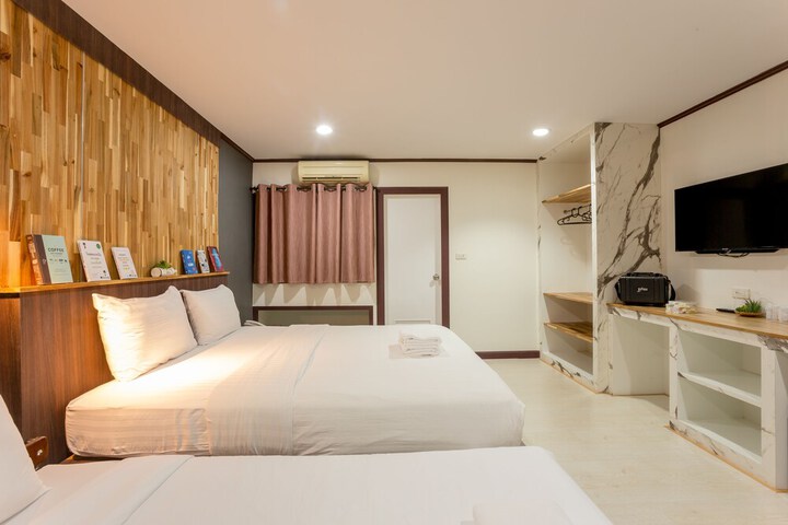 Room 19 of 85