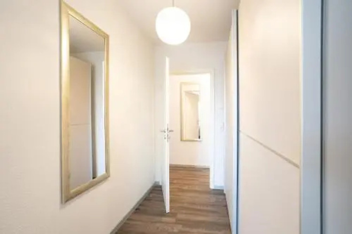 Room 12 of 18