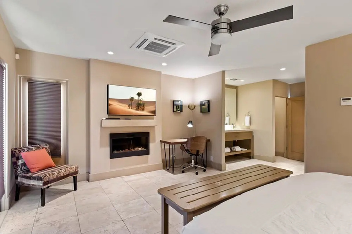 Room 2 of 12