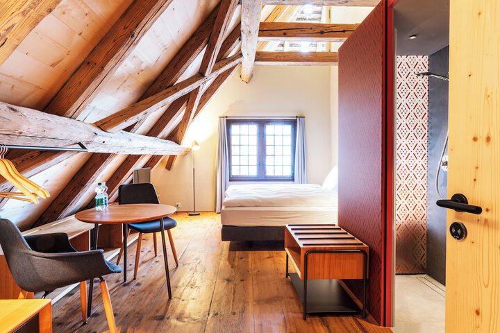 Room 14 of 30