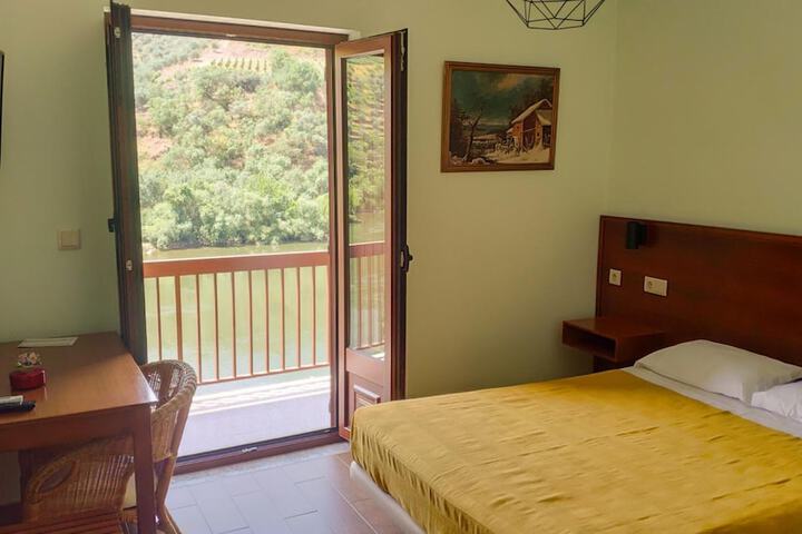 Room 2 of 49