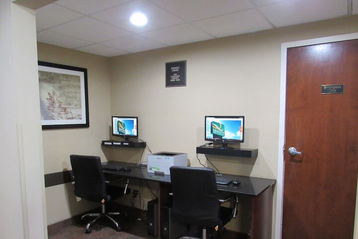 Business Center 24 of 26