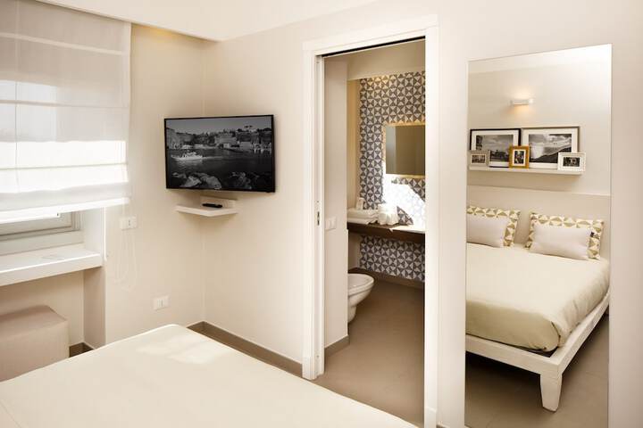 Room 20 of 228