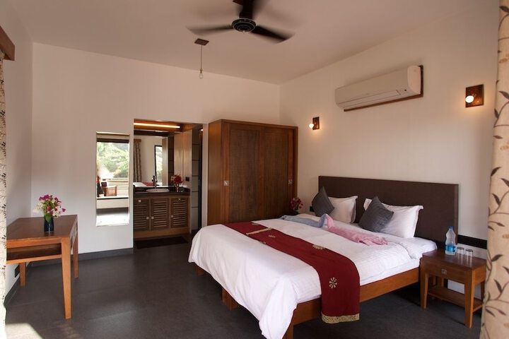 Room 4 of 48