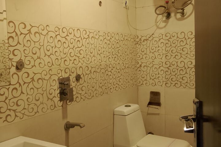Room 17 of 19