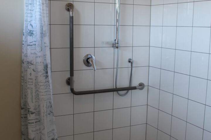 Room 3 of 28