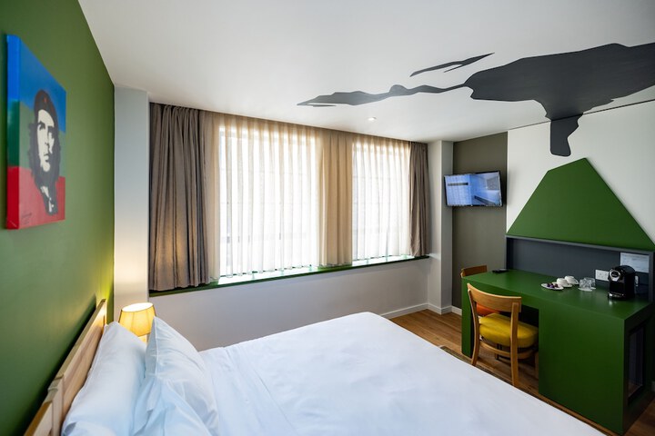 Room 34 of 171