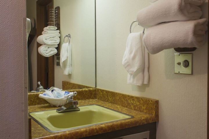 Bathroom sink