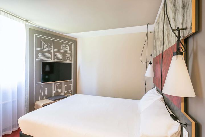 Room 43 of 134