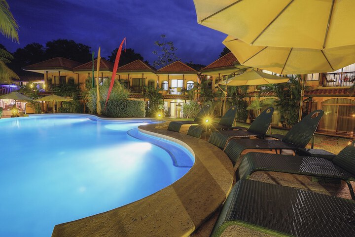 Pool Hotel