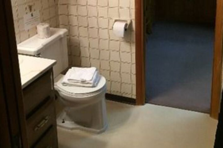 Room 21 of 182