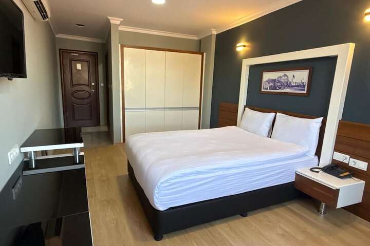 Room 3 of 23