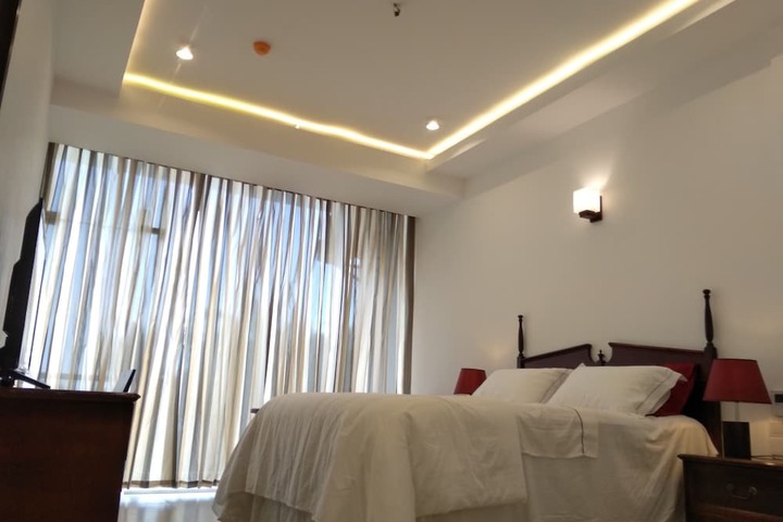 Room 9 of 170