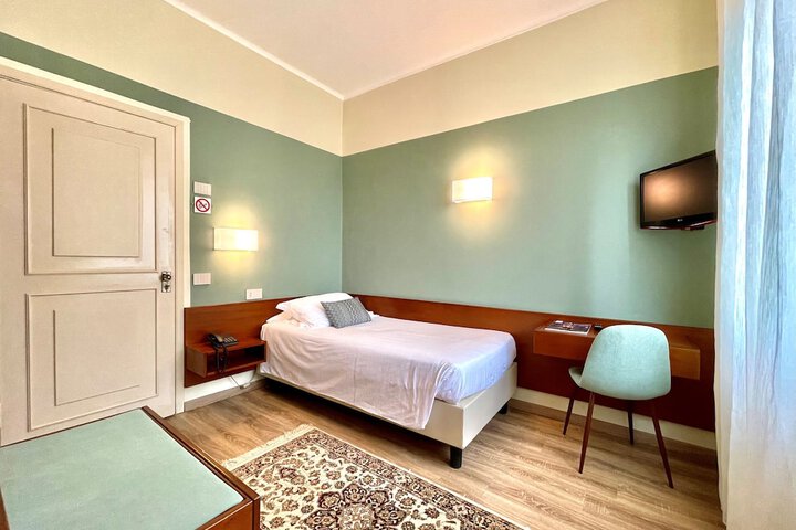 Room 19 of 74