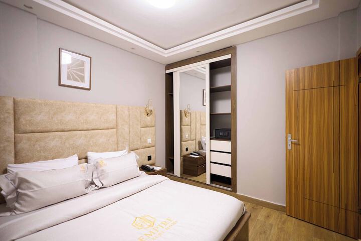 Room 51 of 170