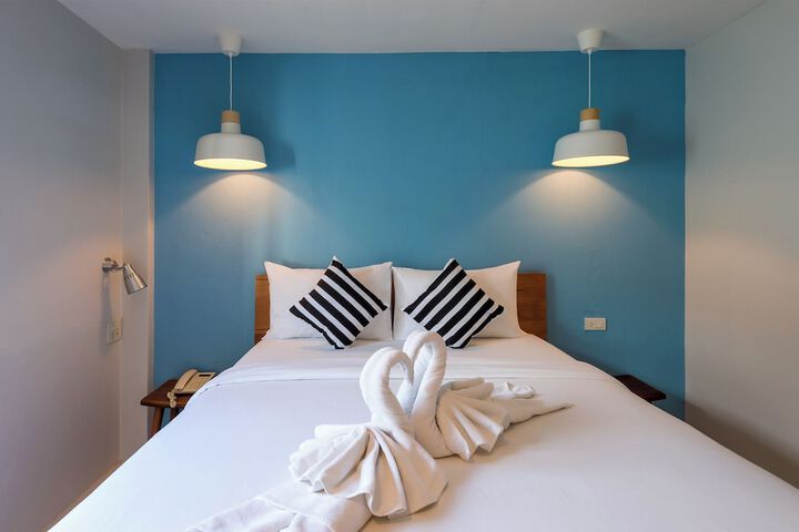 Room 14 of 33