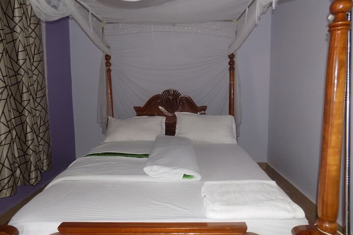 Room 12 of 29