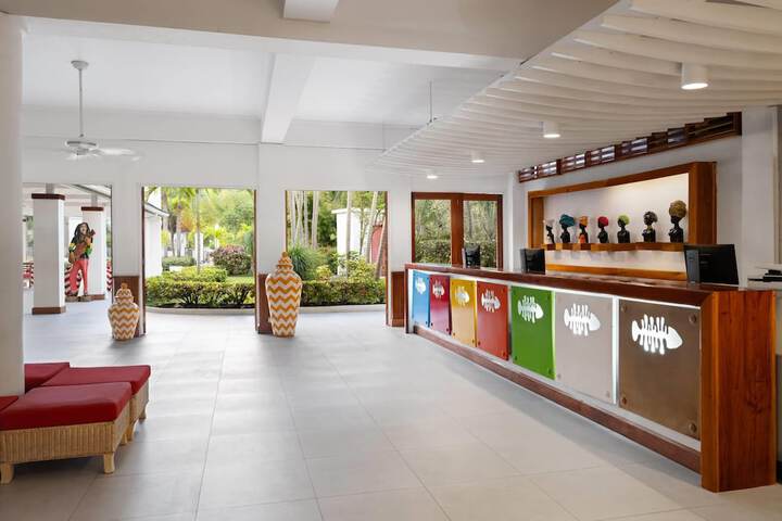 Hotel Interior 4 of 96