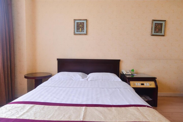Room 18 of 36
