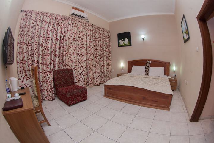Room 7 of 37