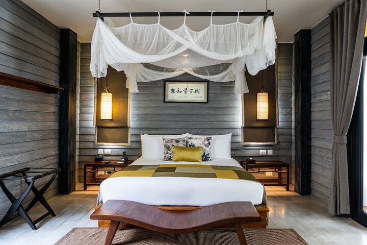 Room 4 of 150