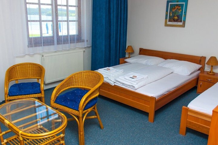 Room 5 of 36