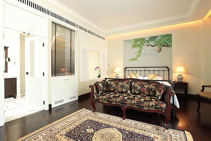 Room 8 of 72