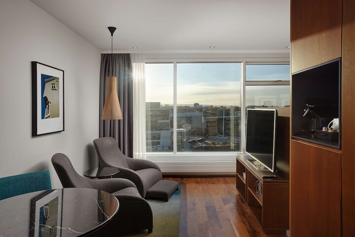 Room 51 of 119