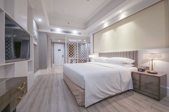 Room 11 of 79