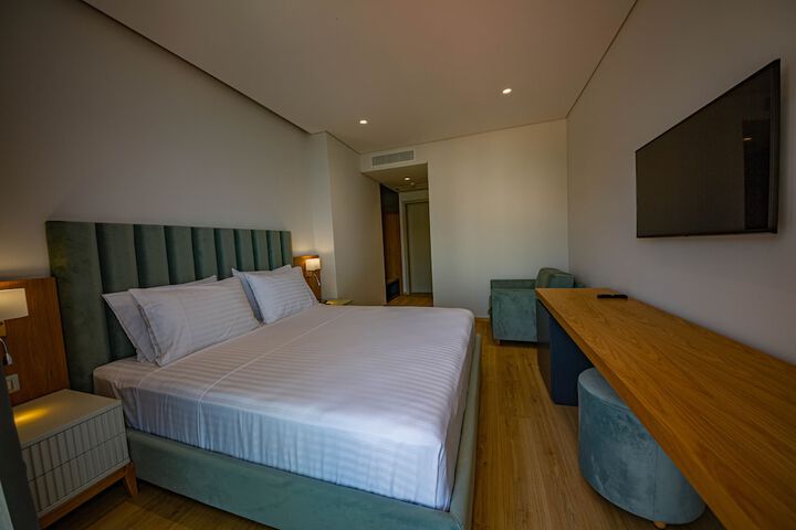 Room 15 of 47
