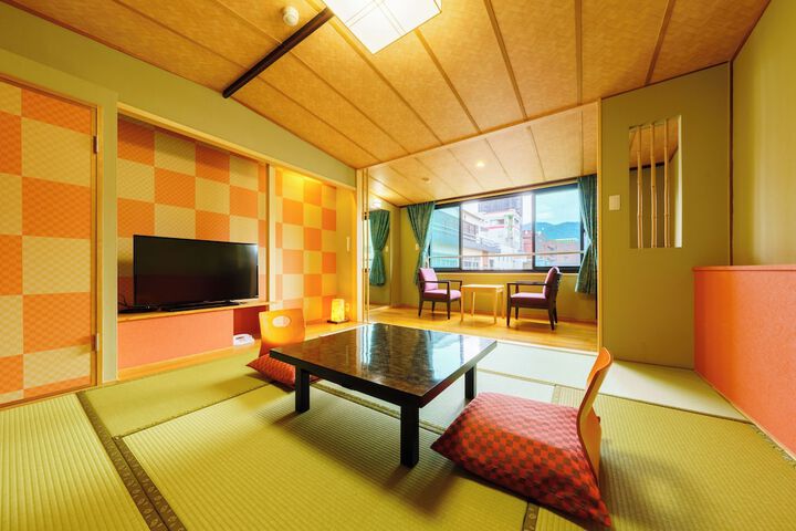 Room 21 of 114