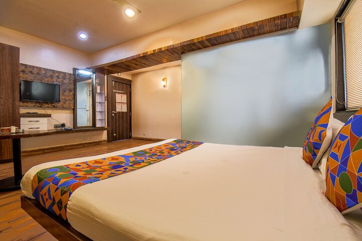 Room 12 of 26