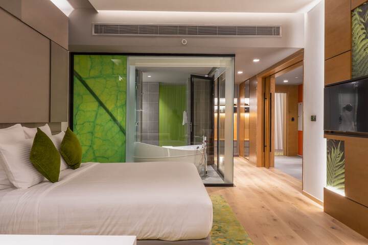 Room 17 of 45