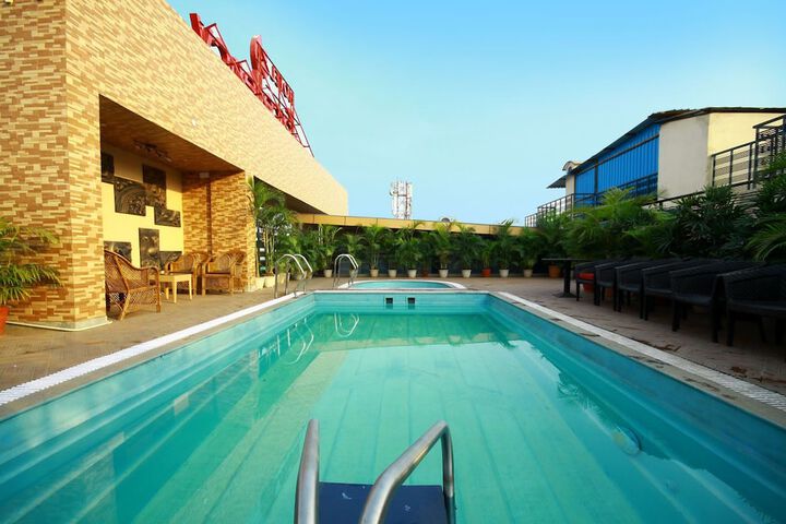 Pools & Facilities