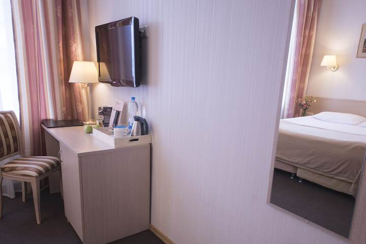 Room 16 of 52