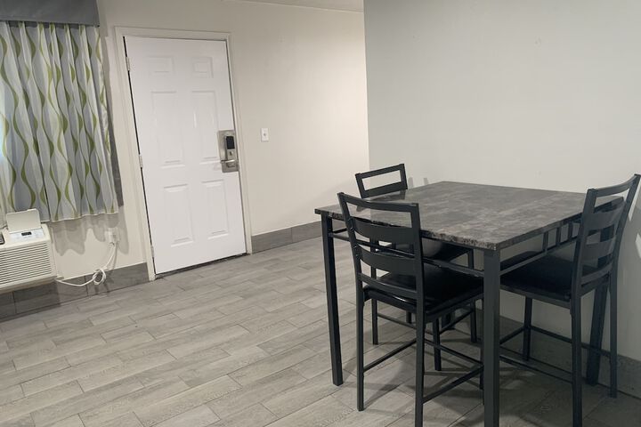 Room 17 of 24