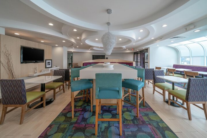 Entrance & Lobby