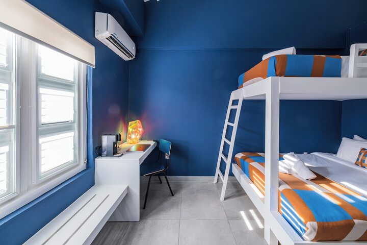 Room 10 of 82
