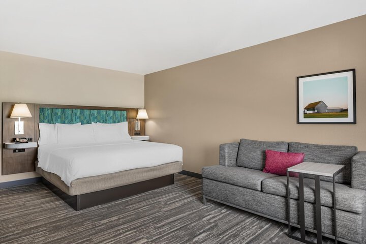 Room 25 of 46