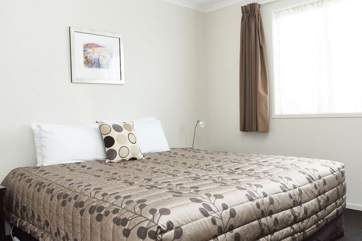 Room 2 of 82